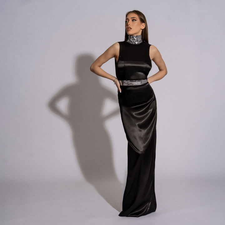 Carolina D: Rochie lunga din satin cu paiete
