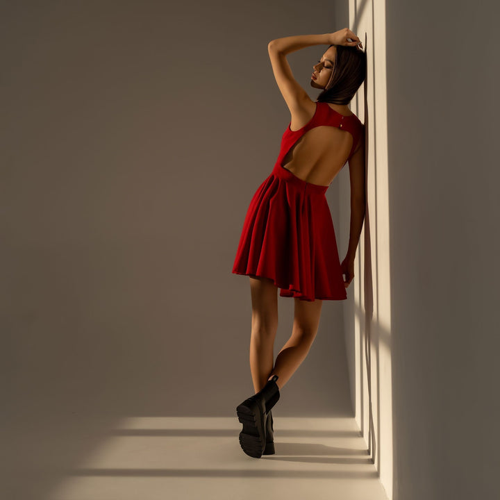 Carolina D Rochie rosie cu fusta clos si spate decupat Victoria