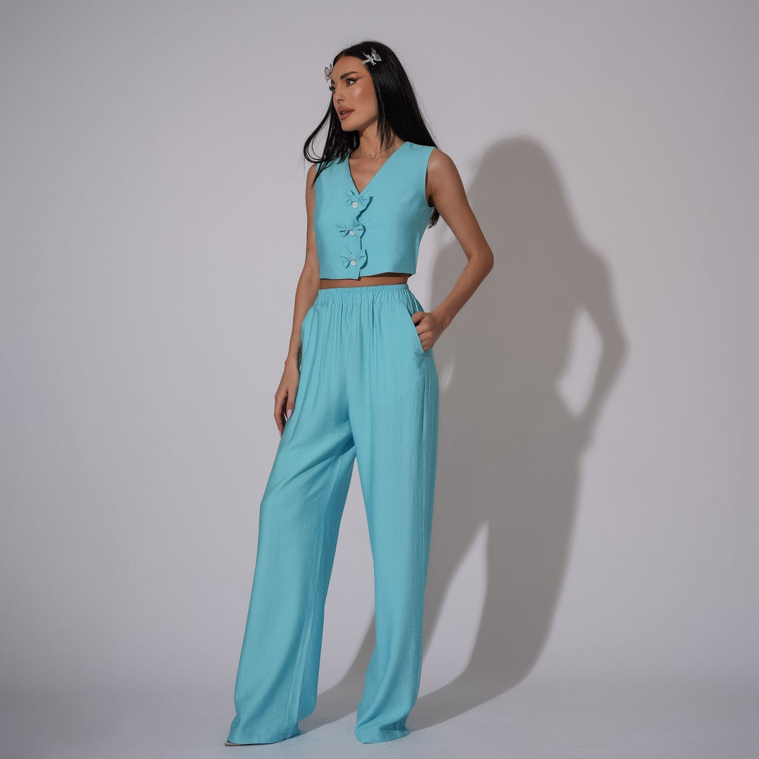 Carolina D: Compleu dama de vara din in format din vesta decorata cu fundite si pantaloni drepti