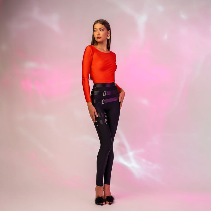 Pantaloni modelatori cu talie inalta si benzi satinate cu reglaje metalice