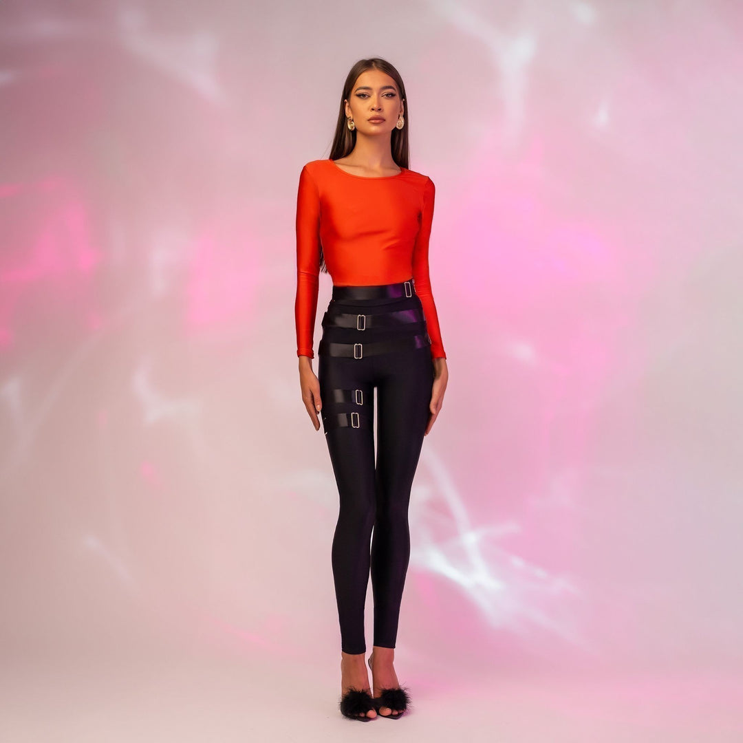 Pantaloni modelatori cu talie inalta si benzi satinate cu reglaje metalice