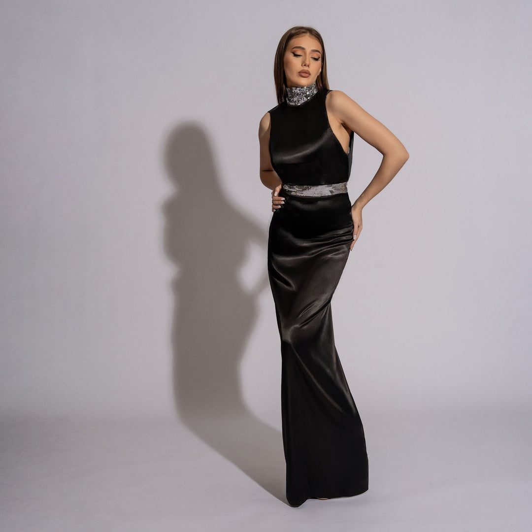 Carolina D: Rochie lunga din satin cu paiete
