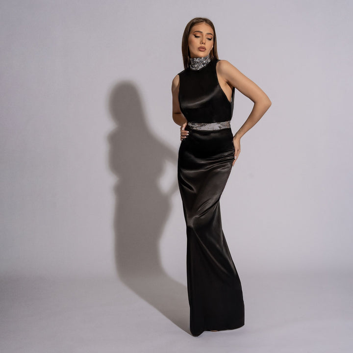 Carolina D: Rochie lunga din satin cu paiete