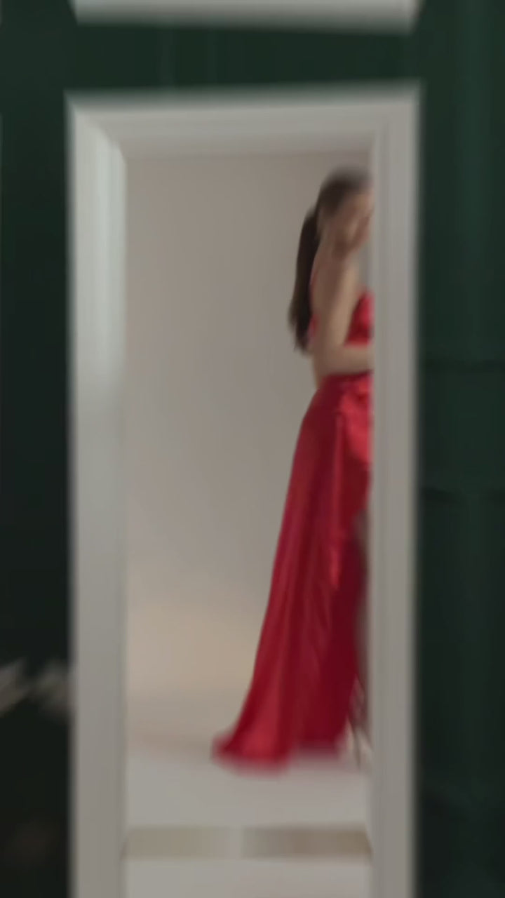 Rochie lunga rosie din satin Be that girl