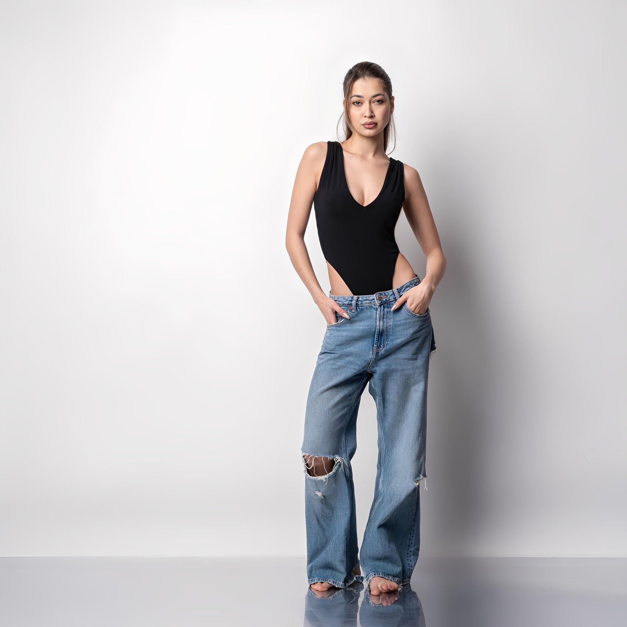 Body moale si confortabil din vascoza de bambus, cu croiala high-cut pe sold Confy