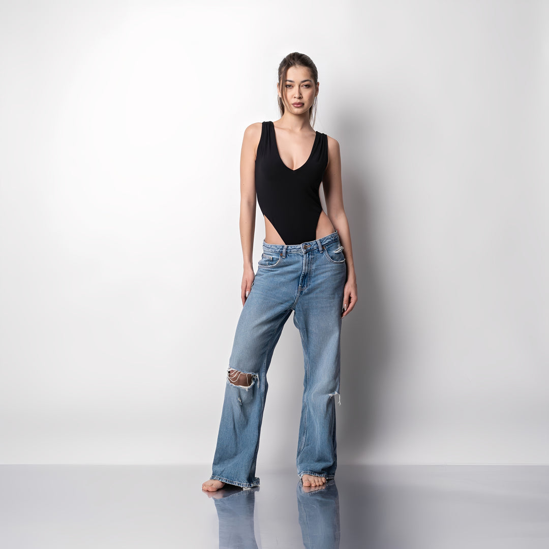 Body moale si confortabil din vascoza de bambus, cu croiala high-cut pe sold Confy