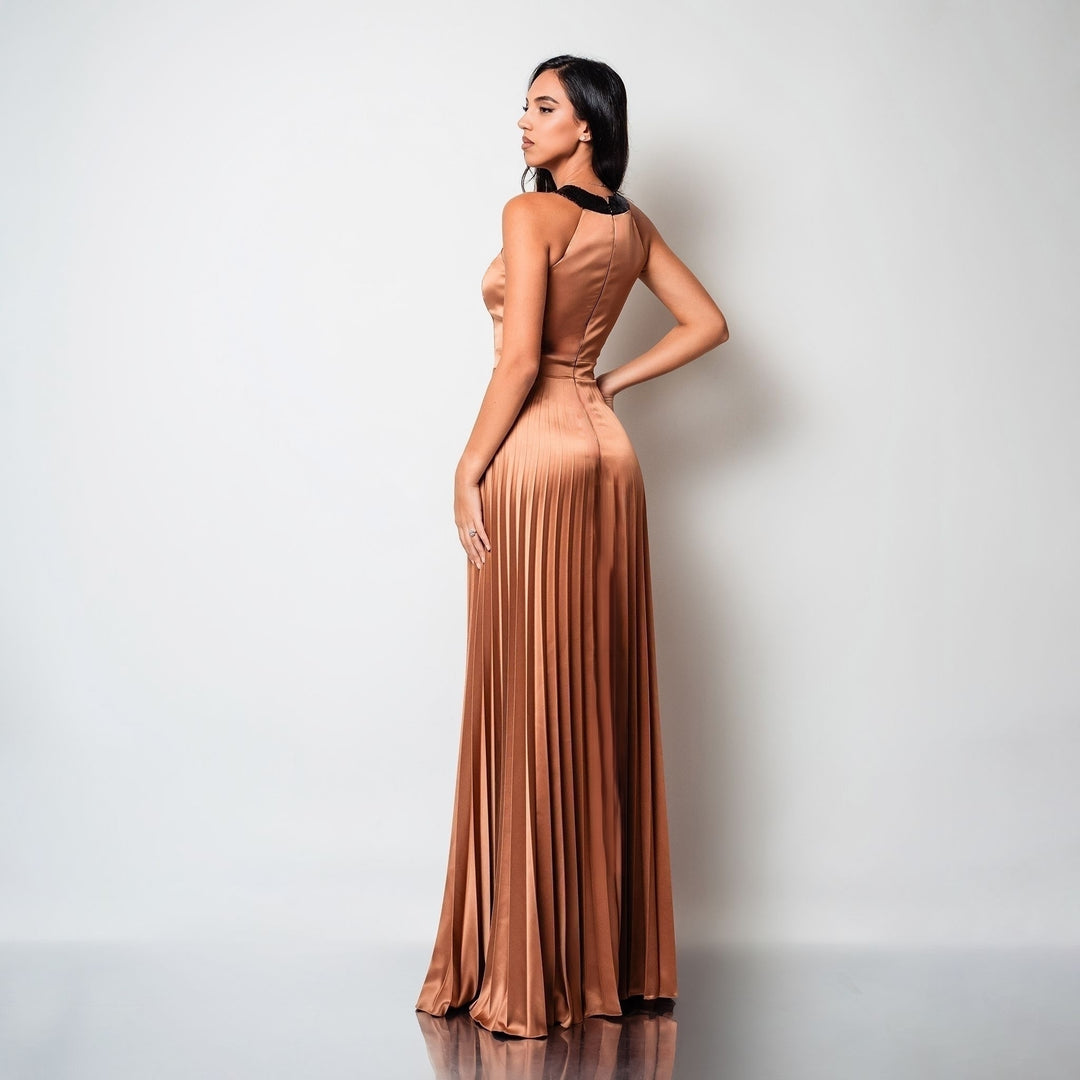 Rochie lunga din tafta de matase gold cu insertii din paiete si fusta plisata Mirage