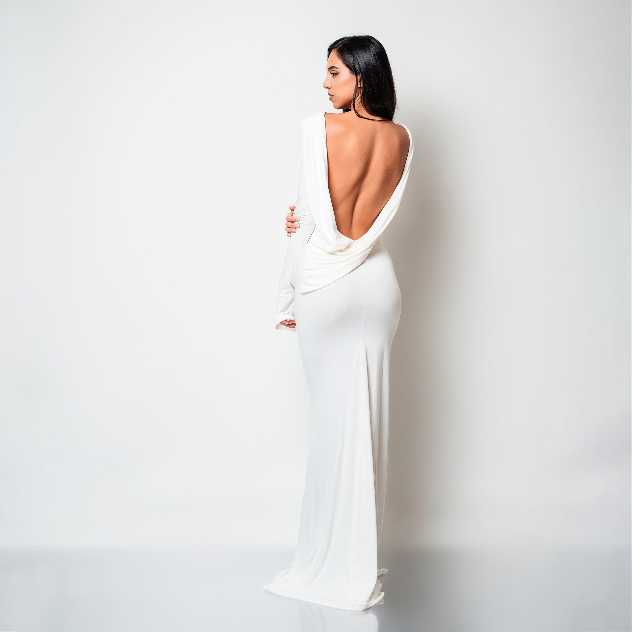 Rochie lunga alba din bumbac de cocktail cu spatele gol si drapaje Luna