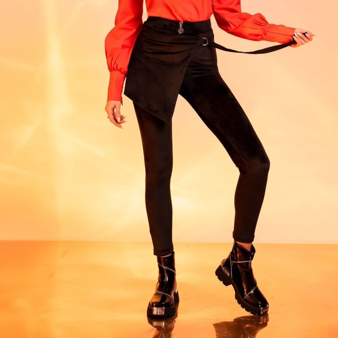 Pantaloni dama din catifea elastica cu sort asimetric in fata