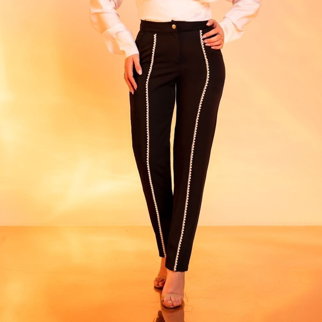 Pantaloni dama eleganti si sofisticati tip pana cu perle aplicate pe fata