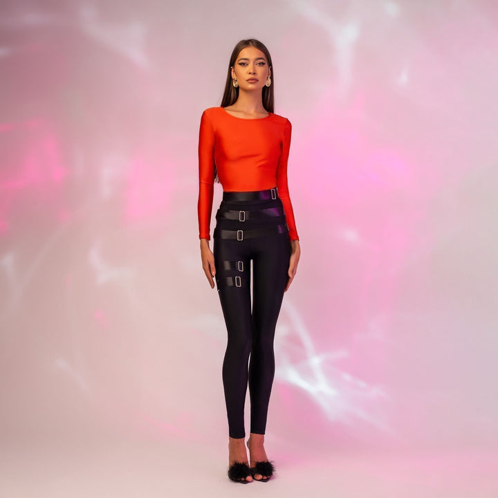 Pantaloni modelatori cu talie inalta si benzi satinate cu reglaje metalice