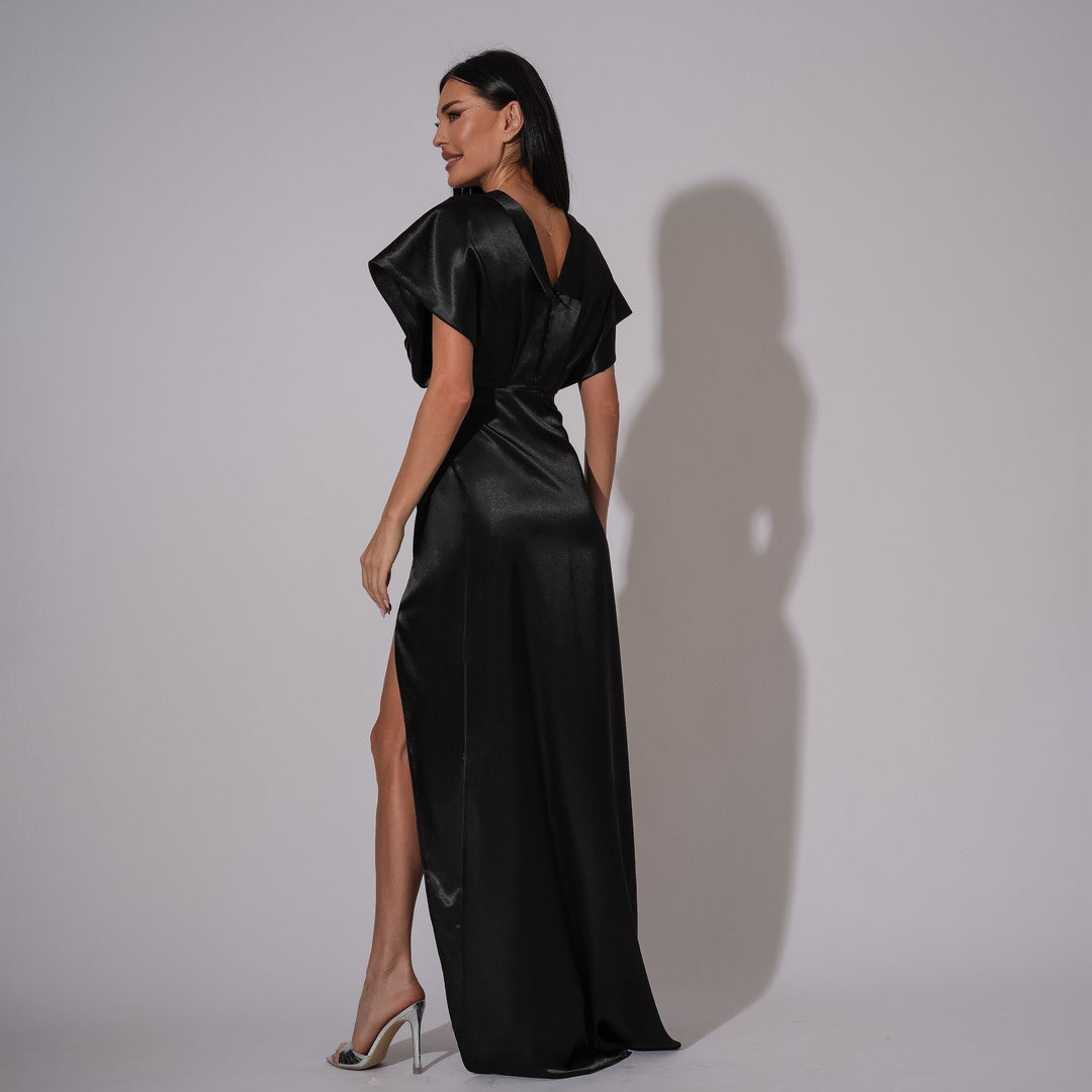 Rochie lunga din satin negru cu drapaje laterale