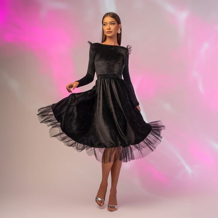Rochie midi din catifea neagra cu fusta clos si volane din tulle