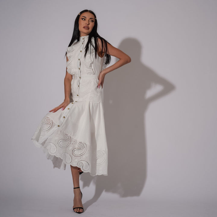 Rochie midi din in alb cu volane brodate