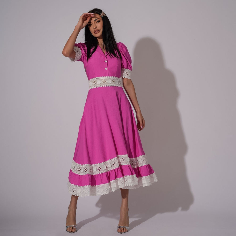 Rochie midi din in roz cu broderie si maneca scurta balon