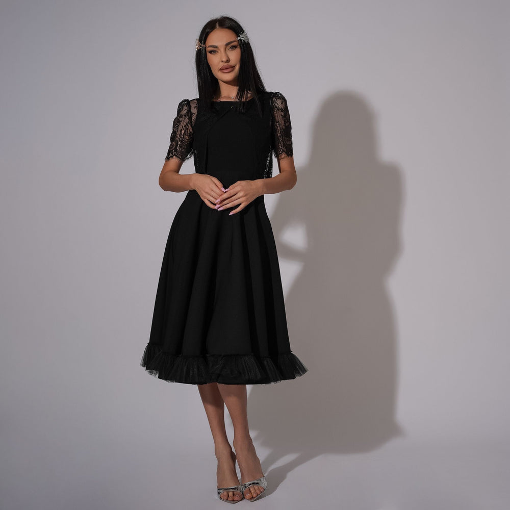 Rochie neagra cu spatele gol si bolero din dantela