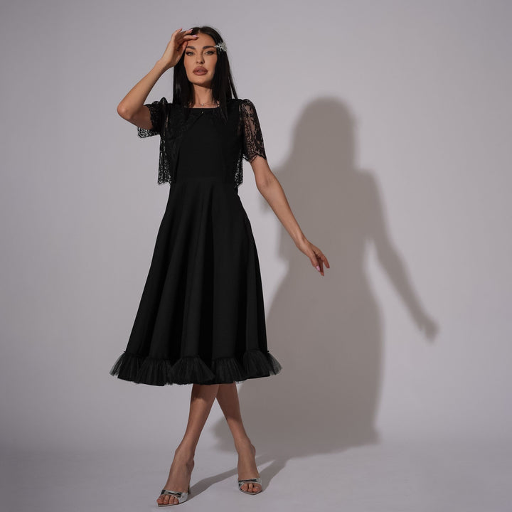Rochie neagra cu spatele gol si bolero din dantela
