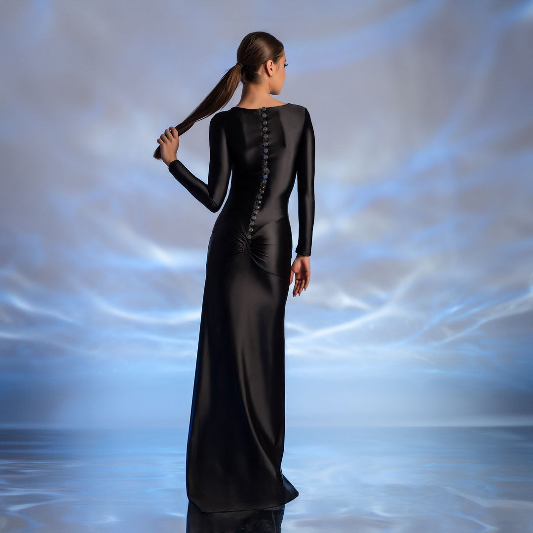 Rochie neagra lunga silk touch cu nasturi metalici pe spate