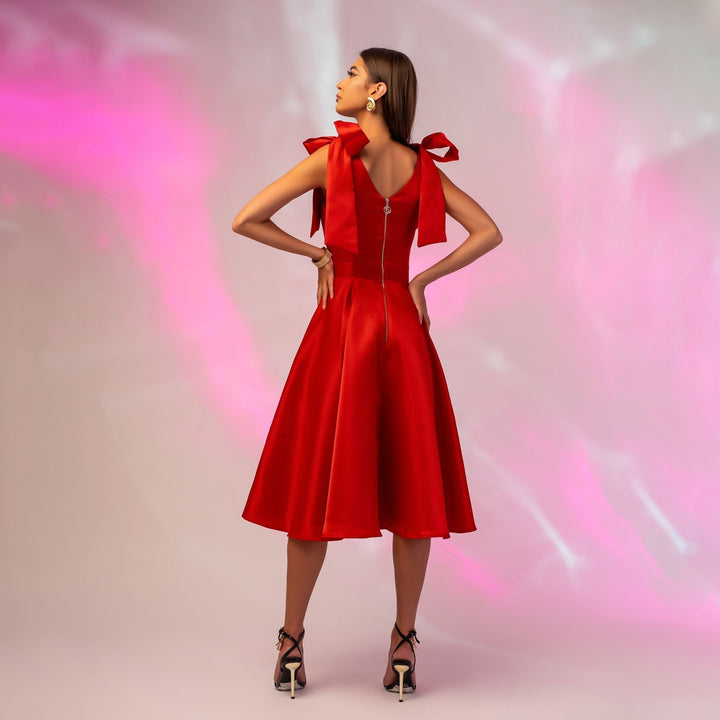 Rochie rosie midi din tafta sidefata cu bust tip corset si funde pe umeri