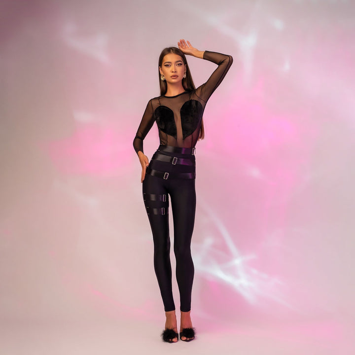 Top din tulle elastic cu inima din catifea stilizata pe bust