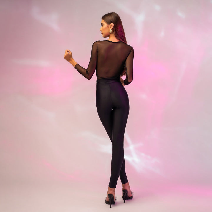 Top din tulle elastic cu inima din catifea stilizata pe bust