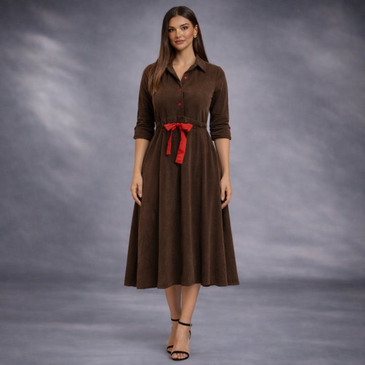 Rochie midi din raiat maro cu insertii rosii Vicky