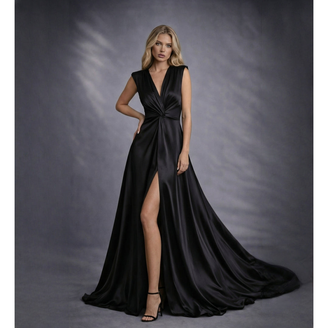 Rochie neagra lunga din satin cu nod in talie si despicatura London